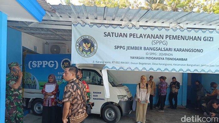 Sejumlah siswa hingga wali murid keracunan MBG