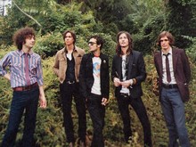 Julian Casablancas Jawab Isu Liar Soal Nick Valensi Cabut dari The Strokes
