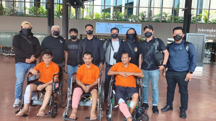Tiga bandar narkoba di Katingan yang menewaskan 3 anggota Polri diserahkan oleh penyidik Dittipidnarkoba Bareskrim Polri ke Polda Kalteng, pada Kamis (16/7/2026).