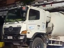 Truk Molen Nyangkut di Matraman, Dishub Pastikan Jembatan Tak Rusak