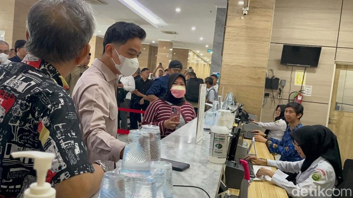 Wapres Gibran tinjau pelayanan di RSUD Siti Fatimah Palembang