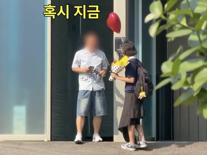 YouTuber wanita asal Korea Selatan menuai kritik karena aksi nekat mendatangi kantor agensi Jennie BLACKPINK.
