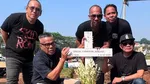 Momen Abdel Ziarah ke Makam Temon Usai Pulang dari AS