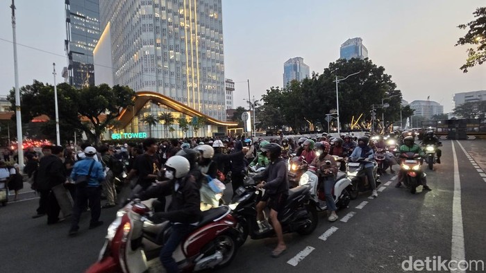 Demo di Jalan Medan Merdeka Selatan Selesai, Lalin Arah Gambir Normal Lagi