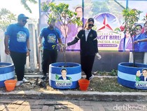 Arumi Bachsin Bagikan 600 Pohon-Ajak Warga Sidoarjo Wujudkan Langit Biru