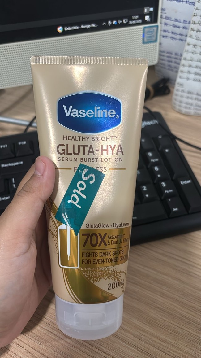 Vaseline Healthy Bright Gluta-Hya Flawless Serum Burst Lotion