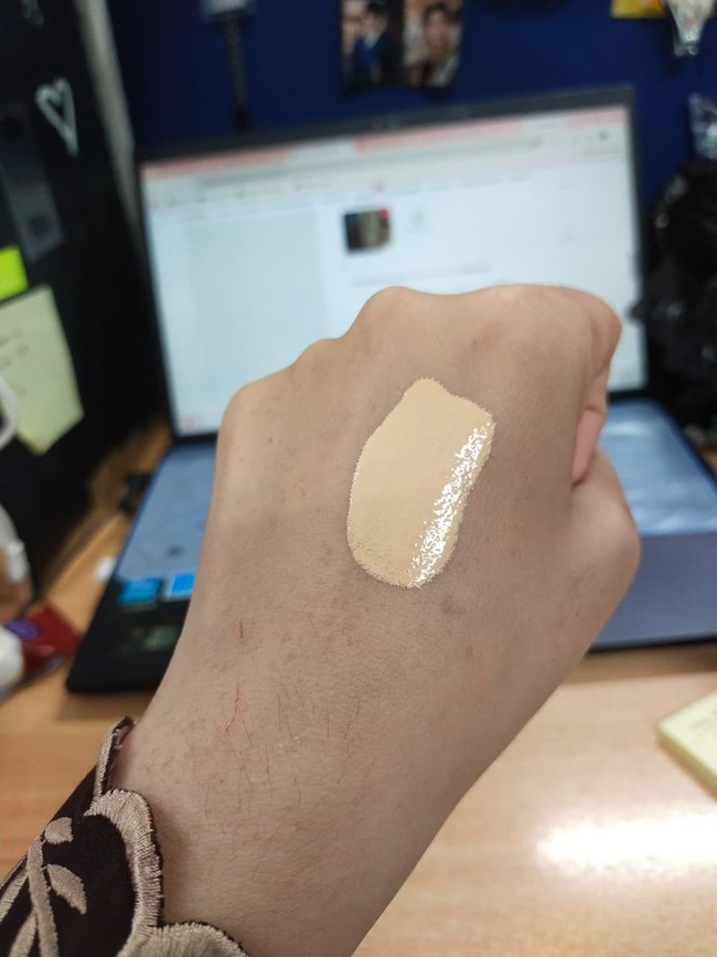 ESQA Minimalist Blurring Serum Skin Tint SPF 35 PA++