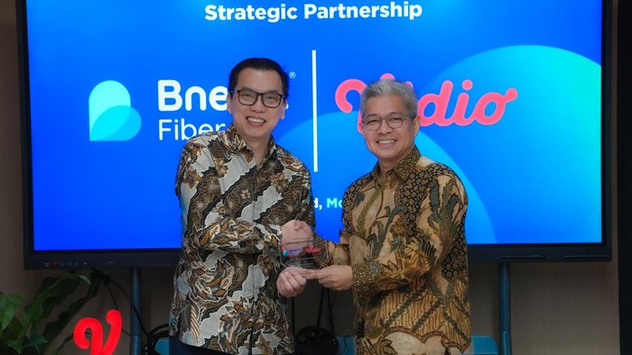 Bnetfit Fiber resmi menandatangani kemitraan strategis dengan Vidio untuk menghadirkan pengalaman streaming yang semakin lengkap bagi pelanggan, termasuk konten hiburan dan olahraga dari Vidio yang terintegrasi dengan layanan internet Bnetfit Fiber berkecepatan tinggi