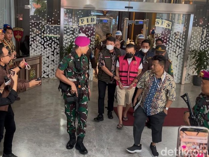 Foto: Don Ritto saat ditahan Kejagung. (Rumondang/detikcom)