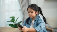 Uni Eropa Mau Larang Anak di Bawah 13 Tahun Main Medsos