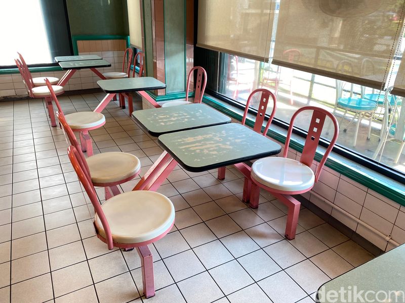Interiornya Tak Berubah Sejak 1992, A&W Rawamangun Jadi Tempat Bernostalgia A&W Rawamangun Jadi Tempat Bernostalgia