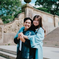 Foto Jerome Polin Go Public Rayakan Pacar Lulus S2, Perdana Panggil Sayang