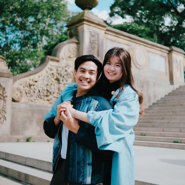 Foto Jerome Polin Go Public Rayakan Pacar Lulus S2, Perdana Panggil Sayang