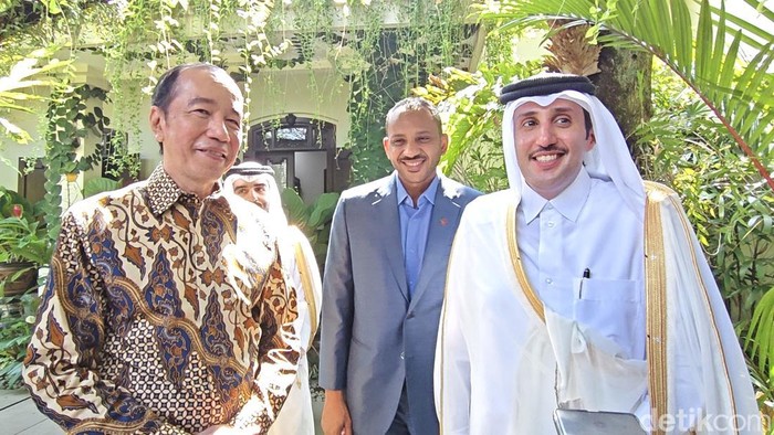 Jokowi dan Dubes Qatar Sultan bin Mubarak Saad Al-Dosari di Solo, Jumat (17/7/2026).