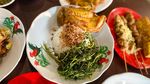 Kalap Makan di Pecel Lele Modern, Cicip Ayam Goreng hingga Sate Jumbo
