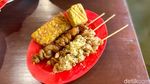 Kalap Makan di Pecel Lele Modern, Cicip Ayam Goreng hingga Sate Jumbo