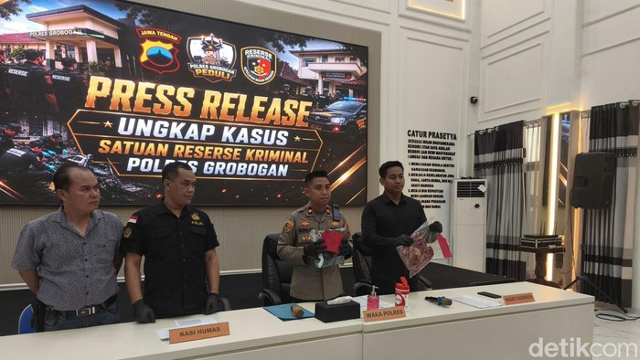 Konferensi pers di Mapolres Grobogan terkait kasus pemerkosaan nenek 90 tahun, Jumat (17/7/2026)