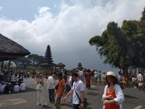 Kenaikan Harga Tiket Tak Pengaruhi Kunjungan ke DTW Ulun Danu Beratan