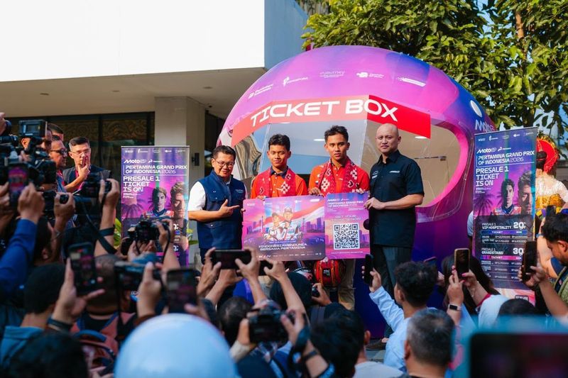 Mario Suryo Aji dan Veda Ega