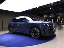 Dibikin Takjub sama BMW iX3: Duduk di Kabin Serasa Sultan, Diajak Slalom Stabil