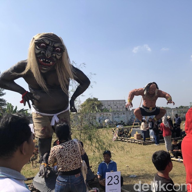 Penampakan Ogoh-ogoh Meriahkan Saparan Bekakak Ambarketawang