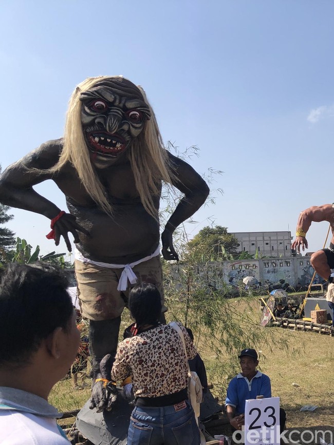 Penampakan Ogoh-ogoh Meriahkan Saparan Bekakak Ambarketawang