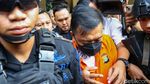 Pengawalan Ketat Warnai Pelimpahan Don Ritto ke Kejaksaan Agung