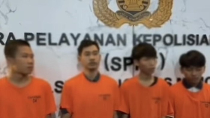 Tampang para pesilat pelaku pengeroyokan dan pembacokan di Surabaya yang telah ditetapkan sebagai tersangka