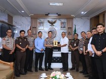 Sinergi Penegakan Hukum, Kapolres Kediri Kota Beri Penghargaan Kajari