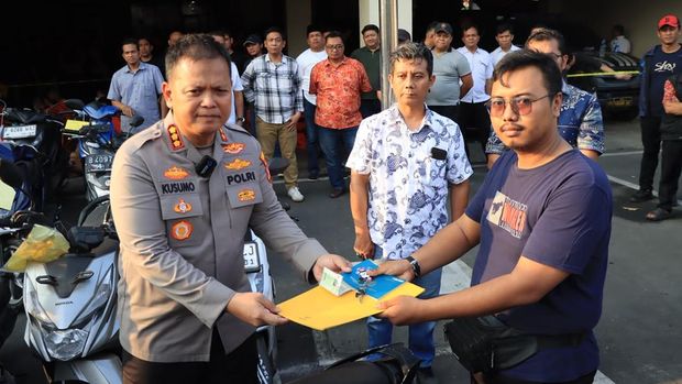 Polres Metro Bekasi Kota mengungkap puluhan kasus tindak pidana dalam pelaksanaan Operasi Berantas Jaya 2026. Puluhan pelaku ditangkap. (dok IIstimewa)