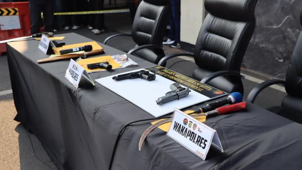 Polres Metro Bekasi Kota mengungkap puluhan kasus tindak pidana dalam pelaksanaan Operasi Berantas Jaya 2026. Puluhan pelaku ditangkap. (dok IIstimewa)