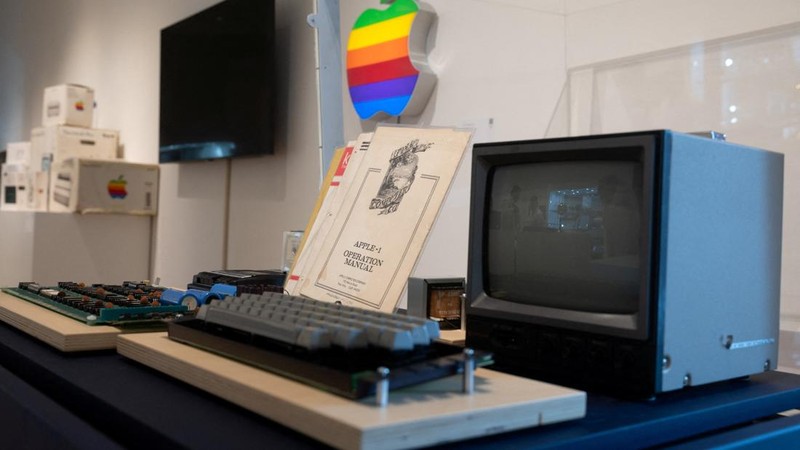 An Apple 1 Computer at Sotheby's auction house in New York City, U.S. July 1, 2026. REUTERS/Jordan Tovin