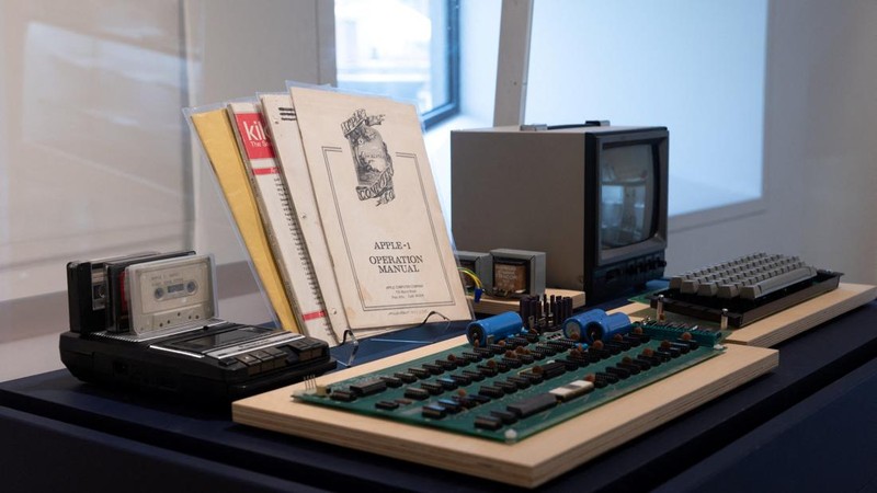 An Apple 1 Computer at Sotheby's auction house in New York City, U.S. July 1, 2026. REUTERS/Jordan Tovin