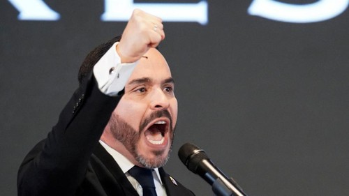 Presiden terpilih Kolombia Abelardo de la Espriella berbicara setelah menerima surat kepercayaan dari Presiden Dewan Pemilihan Nasional Kolombia Cristian Ricardo Quiroz Romero, di Bogotá, Kolombia, 25 Juni 2026.