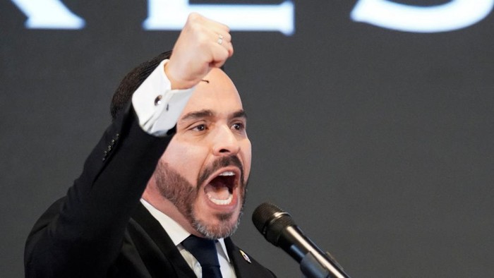 Presiden terpilih Kolombia Abelardo de la Espriella berbicara setelah menerima surat kepercayaan dari Presiden Dewan Pemilihan Nasional Kolombia Cristian Ricardo Quiroz Romero, di Bogotá, Kolombia, 25 Juni 2026.