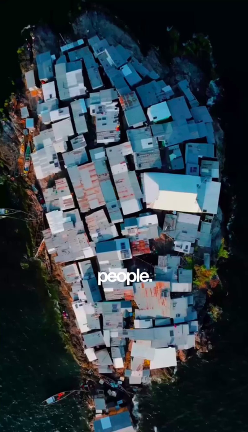 Pulau Migingo, sebuah pulau batu mungil di Danau Victoria yang berada di perbatasan Kenya dan Uganda.