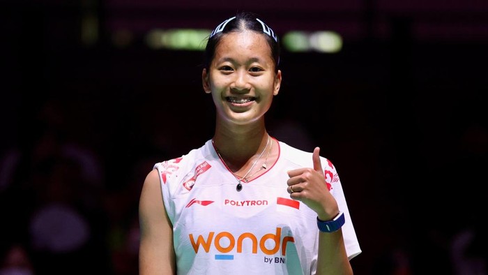Putri Kusuma Wardani akhirnya mematahkan kutukan saat menghadapi Wang Zhi Yi. Setelah selalu kalah dalam tujuh pertemuan sebelumnya, tunggal putri Indonesia itu sukses menaklukkan unggulan kedua asal China tersebut di perempatfinal Japan Open 2026.
