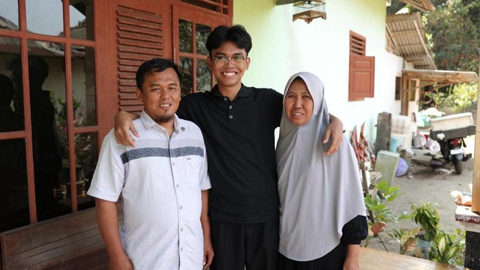 Rofi  dan keluarga