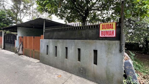Rumah penduduk di Pancoran Mas, Depok dirusak gara-gara berkonflik dengan tetangga, Jumat (17/7/2026).