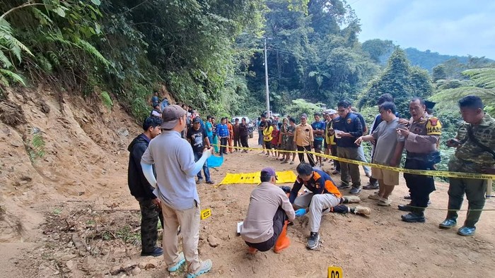 Seorang TKA asal China, Liu Hongbin, tewas terlindas ekskavator di Luwu Utara setelah cekcok dengan operator.
