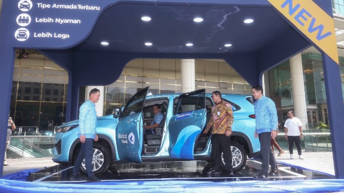 Toyota Kijang Innova Zenix jadi armada BlueBird.