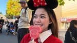 Ummi Quary Liburan ke Jepang, Kulineran di Disneyland hingga Makan Es Krim