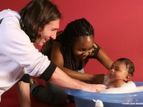 UNICEF Ungkap Cerita di Balik Foto Messi Mandikan Bayi Yamal Jelang Final Pildun