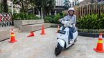 Antusiasme Warga Jajal Motor Listrik VinFast