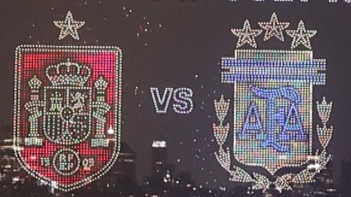 Siapa yang gak sabar menunggu final Piala Dunia 2026? Perayaan menjelang laga final Argentina vs Spanyol pun sudah dinyalakan di langit New Jersey, Amerika Serikat (AS), pekan ini.