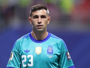 Chelsea Resmi Rekturt Emiliano Martinez, Dikontrak 3 Tahun