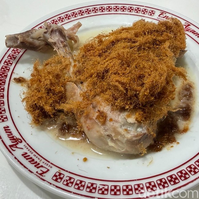Nyamm! Resto Ini Punya Ayam Pop Abon dan Ayam Goreng Bawang Putih Sedap