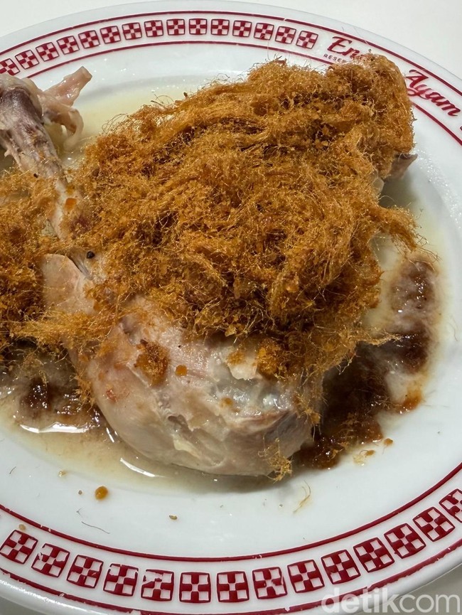 Nyamm! Resto Ini Punya Ayam Pop Abon dan Ayam Goreng Bawang Putih Sedap