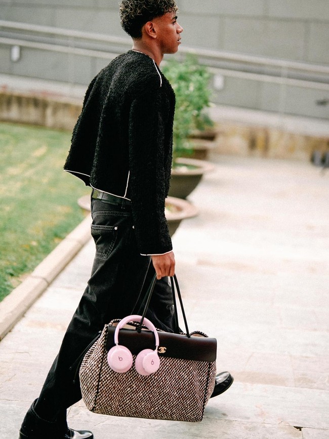 Foto: Intip Koleksi Tas Lamine Yamal, Chanel Terbaru Hingga Hermes Beda Model