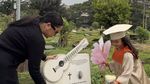 Gewa Lulus TK, Mutia Ayu Ajak ke Makam Glenn Fredly: Ayah Datang ke Mimpi Ya